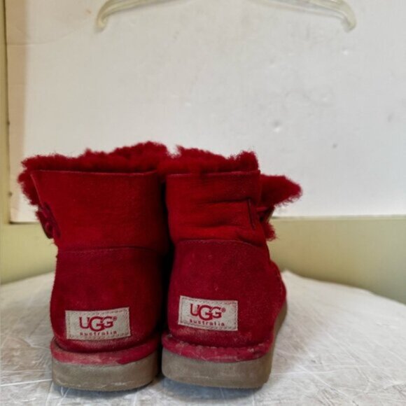 UGG Mini Bailey Button Shearling Short Boots Fur  Red Leather 8 Winter Cozy Warm - Picture 5 of 14